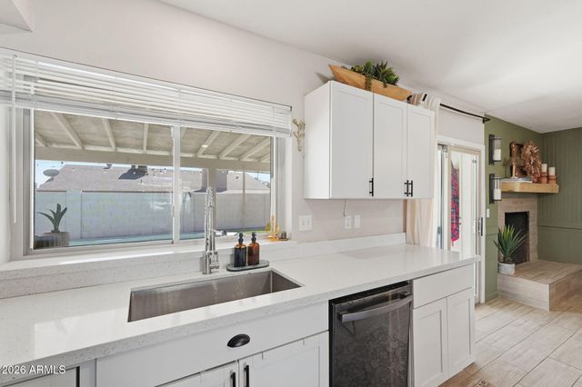 2109 W ORAIBI Drive, Phoenix, AZ 85027