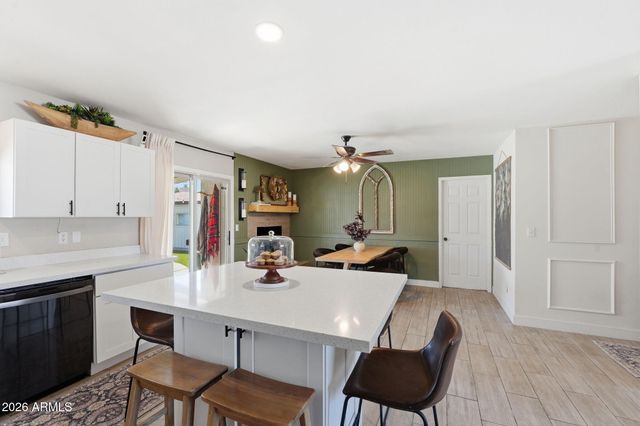 2109 W ORAIBI Drive, Phoenix, AZ 85027