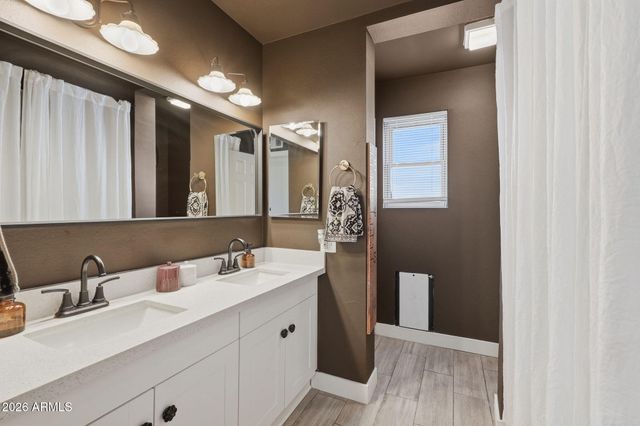 2109 W ORAIBI Drive, Phoenix, AZ 85027