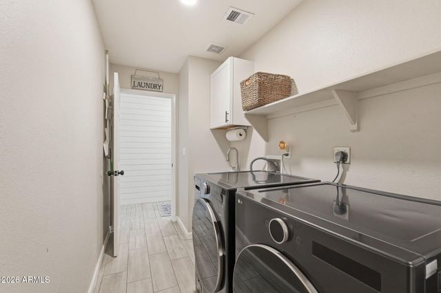 2109 W ORAIBI Drive, Phoenix, AZ 85027