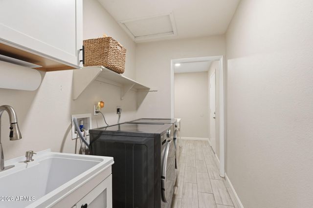 2109 W ORAIBI Drive, Phoenix, AZ 85027