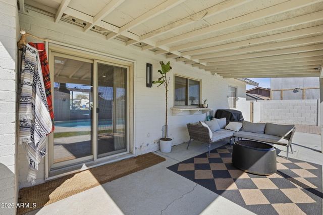 2109 W ORAIBI Drive, Phoenix, AZ 85027