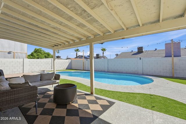 2109 W ORAIBI Drive, Phoenix, AZ 85027