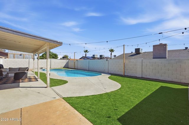 2109 W ORAIBI Drive, Phoenix, AZ 85027