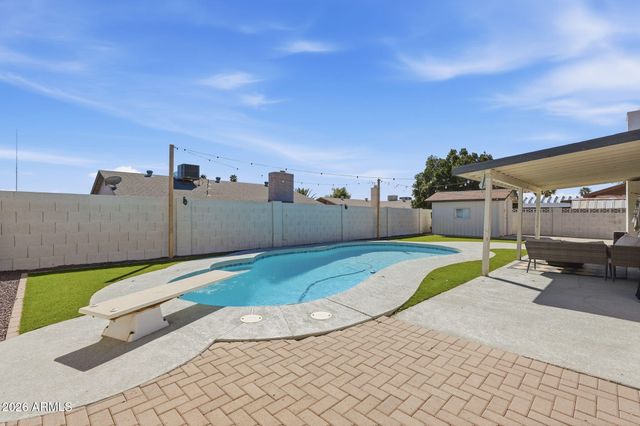 2109 W ORAIBI Drive, Phoenix, AZ 85027
