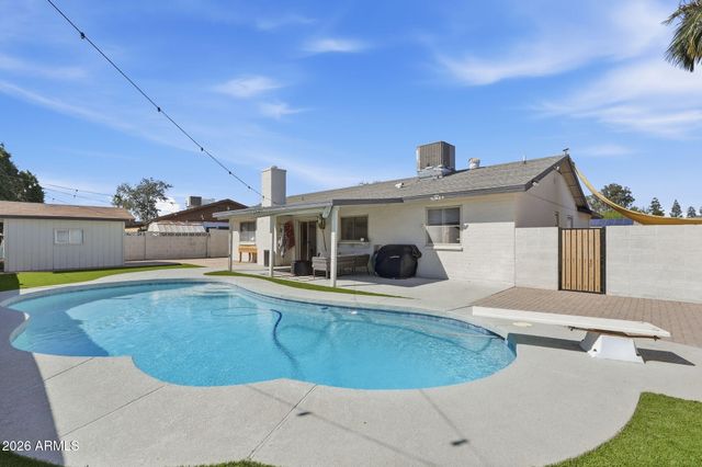 2109 W ORAIBI Drive, Phoenix, AZ 85027