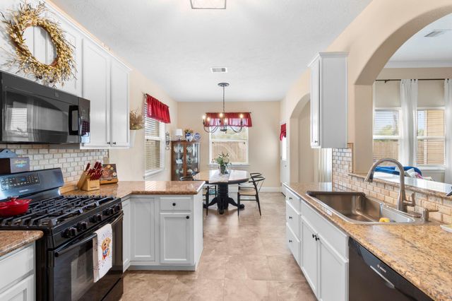 4610 Legends Bay Drive, Baytown, TX 77523