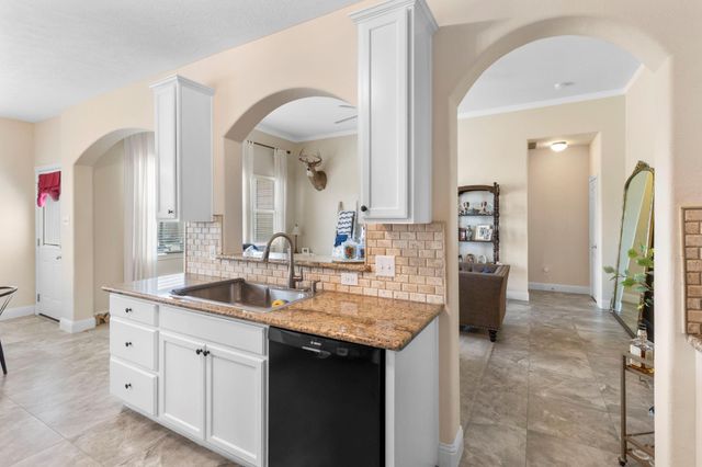 4610 Legends Bay Drive, Baytown, TX 77523