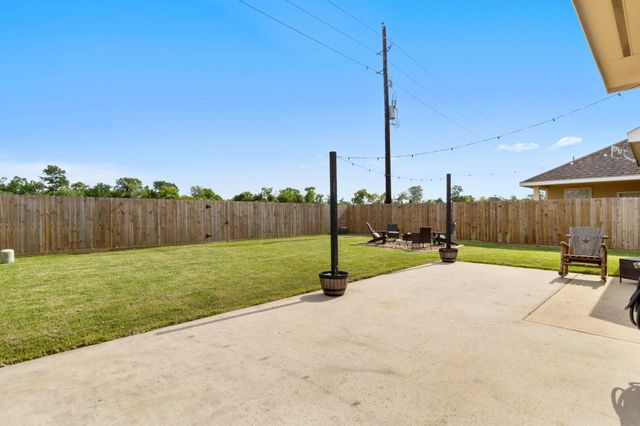 4610 Legends Bay Drive, Baytown, TX 77523