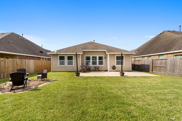 4610 Legends Bay Drive, Baytown, TX 77523