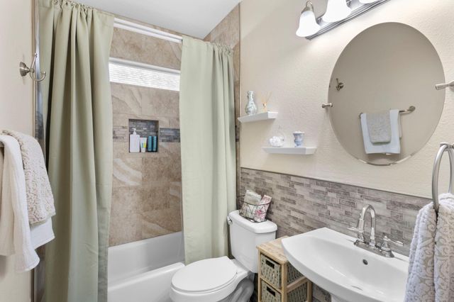 4610 Legends Bay Drive, Baytown, TX 77523