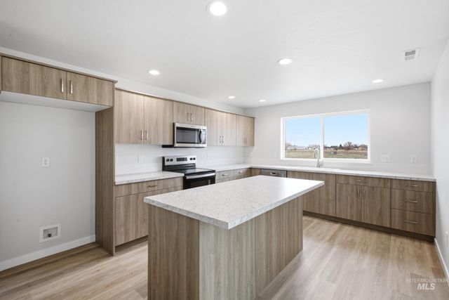 3516 E Jamestown Dr, Nampa, ID 83686