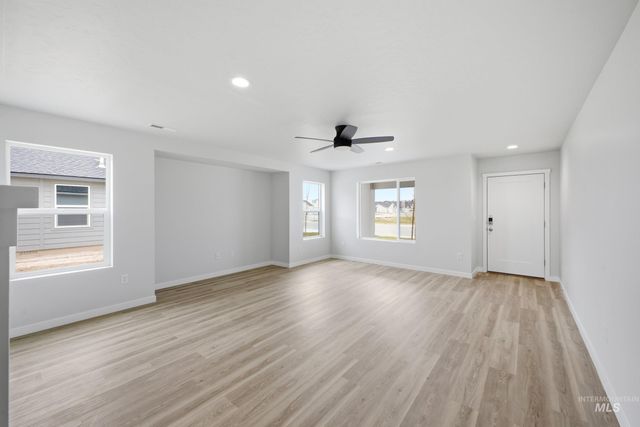 3516 E Jamestown Dr, Nampa, ID 83686