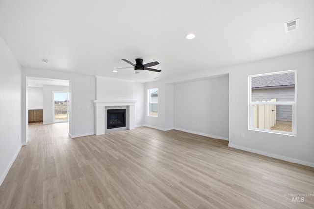 3516 E Jamestown Dr, Nampa, ID 83686