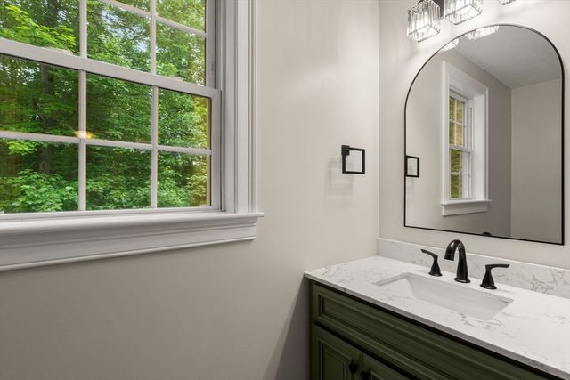 456 South St, Holbrook, MA 02343