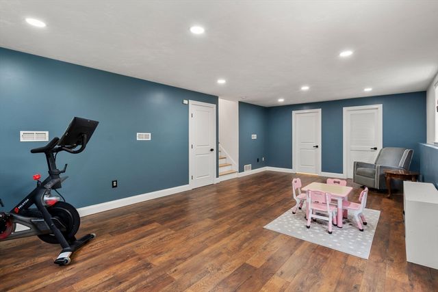 456 South St, Holbrook, MA 02343