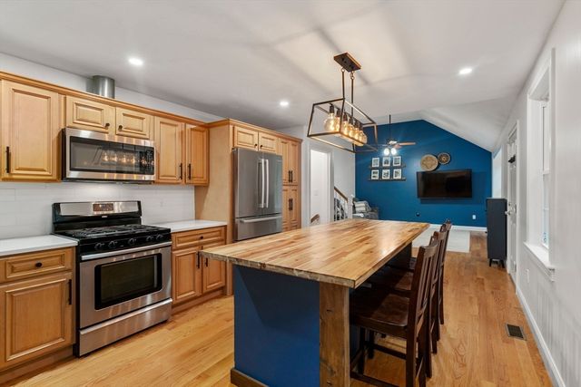 456 South St, Holbrook, MA 02343