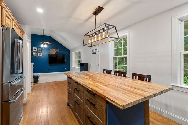 456 South St, Holbrook, MA 02343