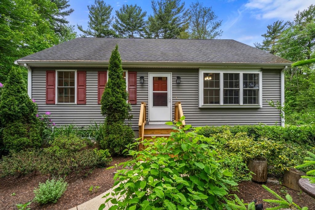 456 South St, Holbrook, MA 02343