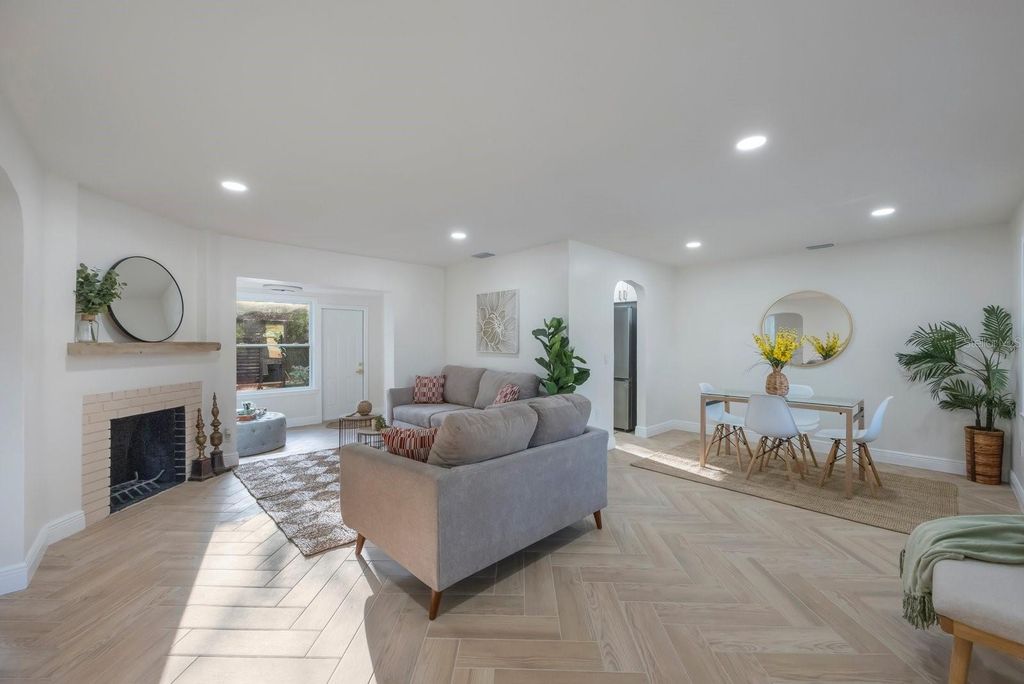 Image 2 of property listing at 2649 46TH STREET S, Gulfport, FL 33711