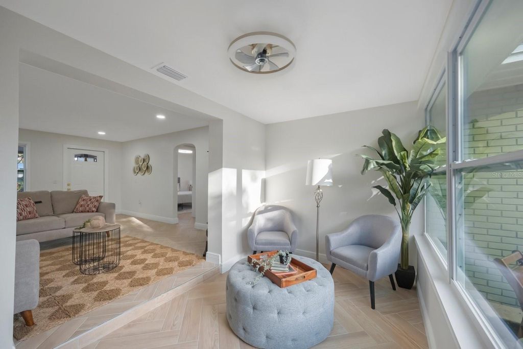 Image 15 of property listing at 2649 46TH STREET S, Gulfport, FL 33711