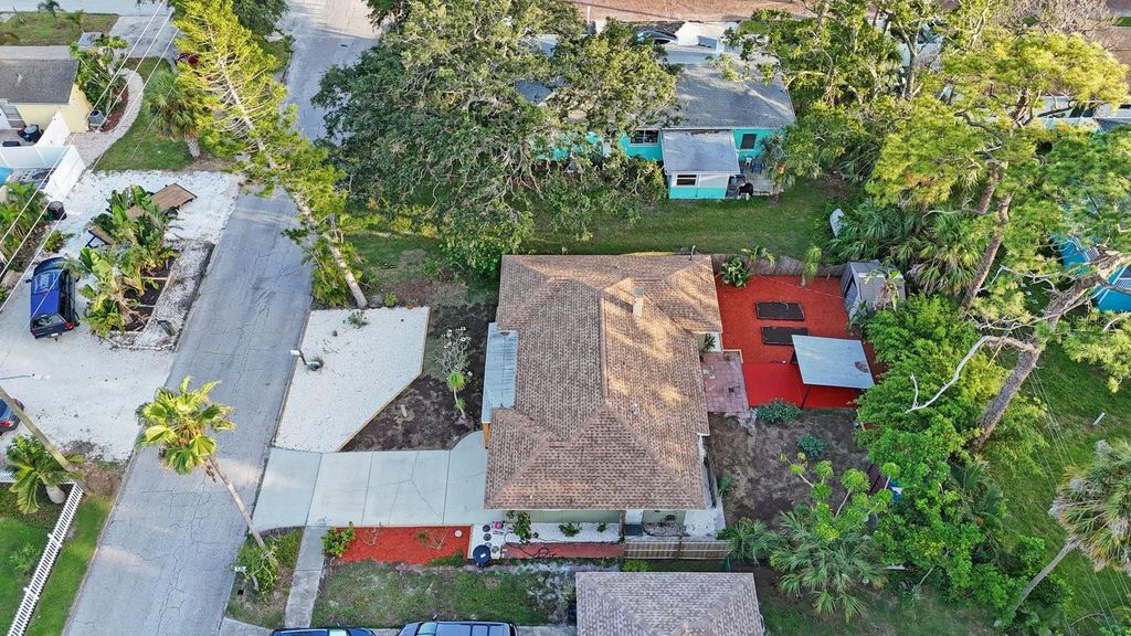 Image 27 of property listing at 2649 46TH STREET S, Gulfport, FL 33711