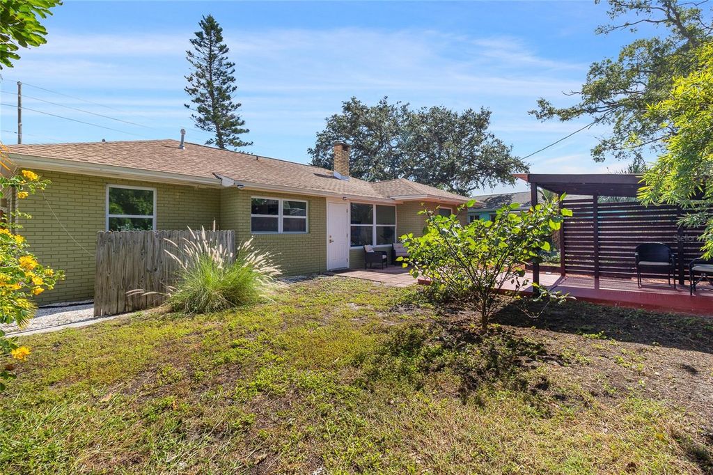 Image 28 of property listing at 2649 46TH STREET S, Gulfport, FL 33711