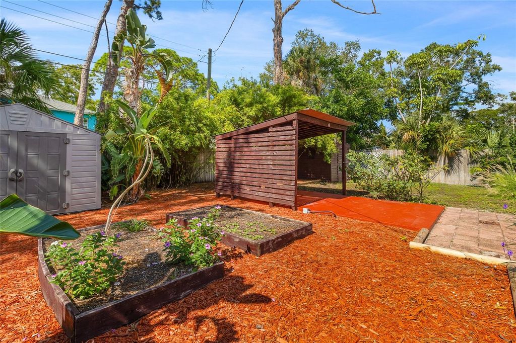 Image 32 of property listing at 2649 46TH STREET S, Gulfport, FL 33711