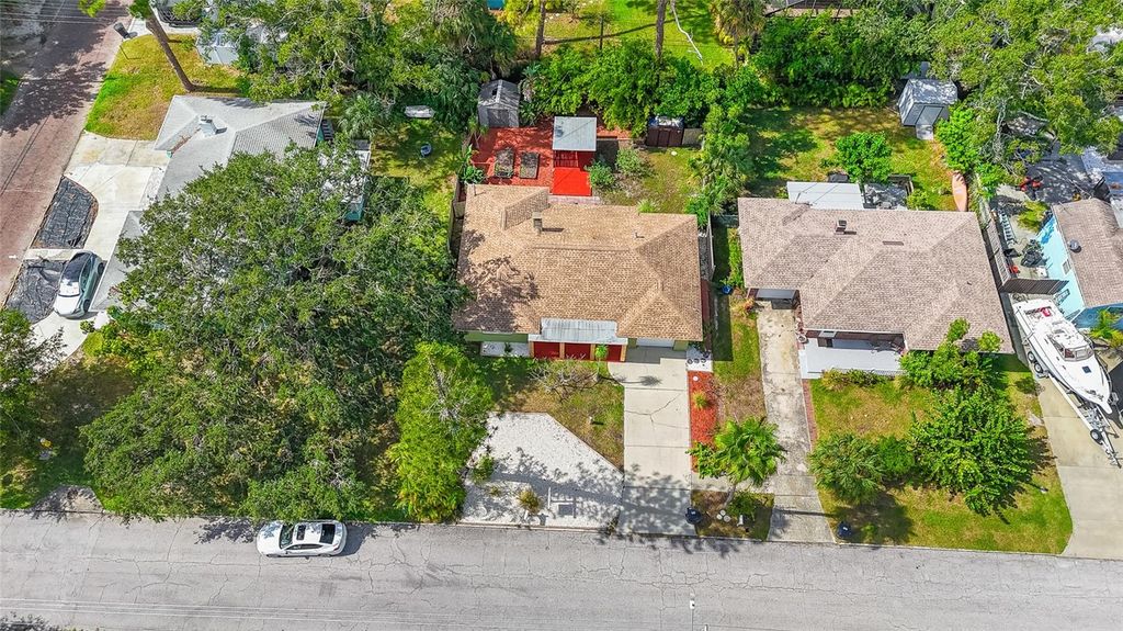 Image 35 of property listing at 2649 46TH STREET S, Gulfport, FL 33711