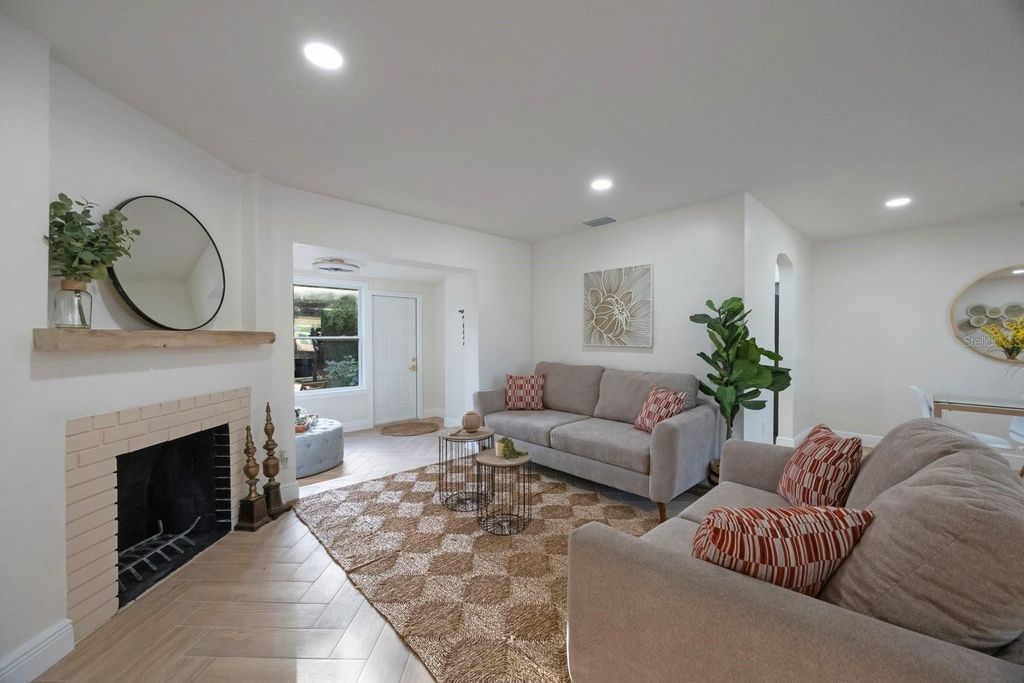 Image 5 of property listing at 2649 46TH STREET S, Gulfport, FL 33711