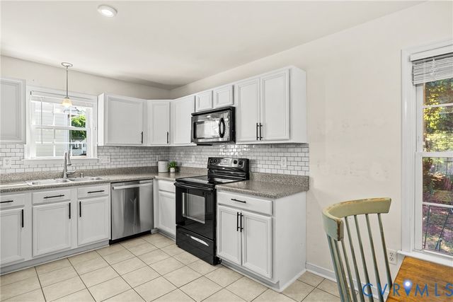 12625 Summerhouse Ln, Midlothian, VA 23112