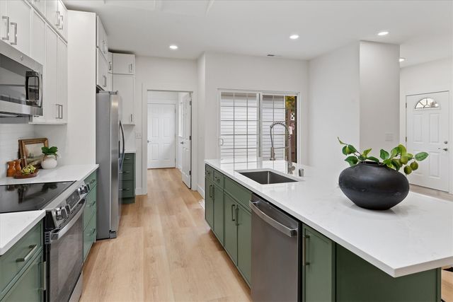 6304 Sheffield Lane E, Fife, WA 98424