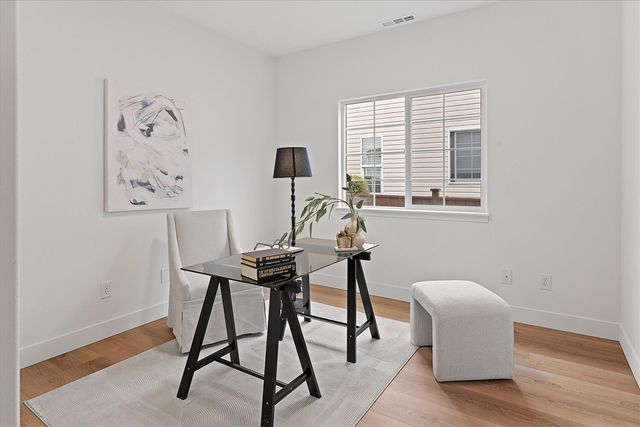 6304 Sheffield Lane E, Fife, WA 98424