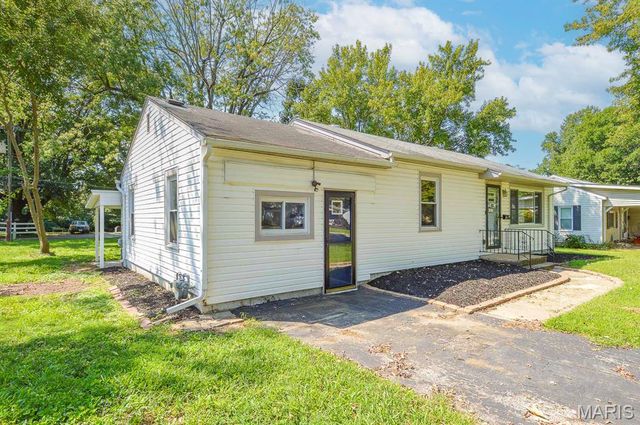 2 Manas Drive, Belleville, IL 62226