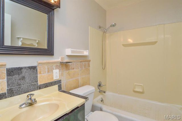 2 Manas Drive, Belleville, IL 62226