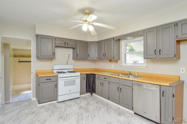2 Manas Drive, Belleville, IL 62226