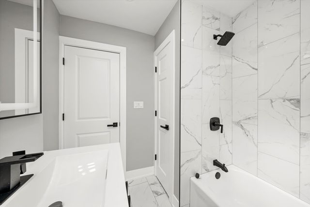 10047 S Calumet Avenue, Chicago, IL 60628