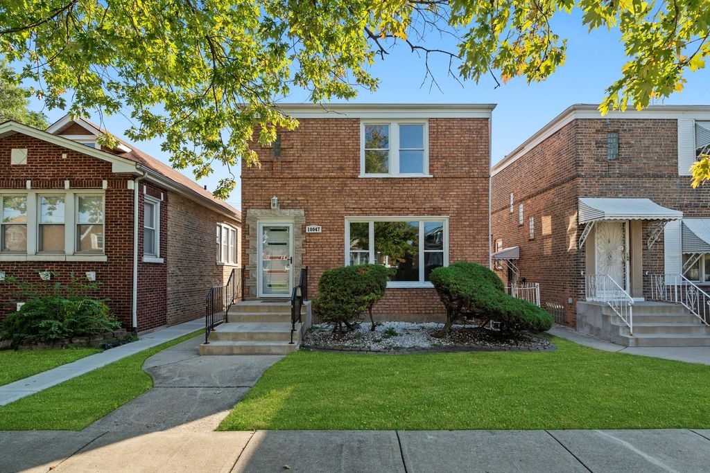 10047 S Calumet Avenue, Chicago, IL 60628
