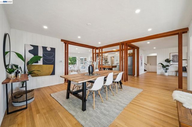1055 STERLING AVENUE, Berkeley, CA 94708