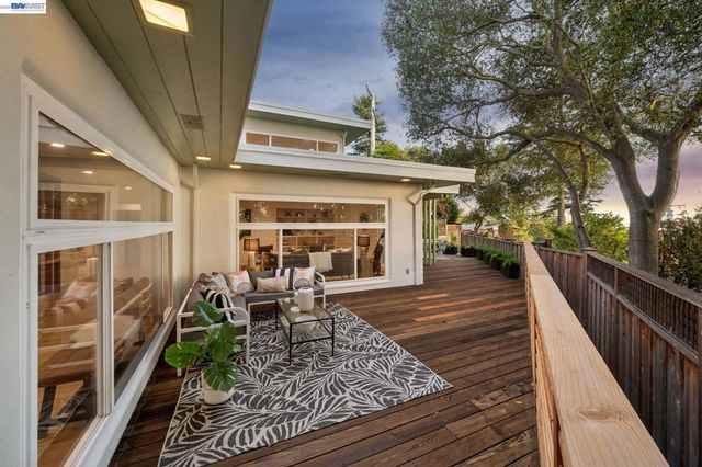 1055 STERLING AVENUE, Berkeley, CA 94708