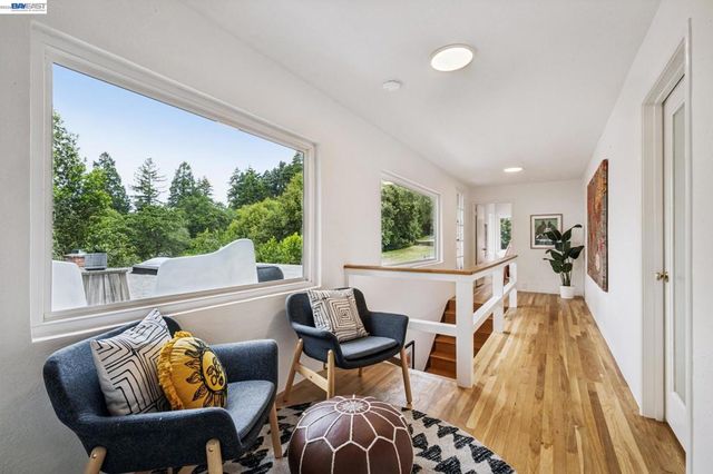 1055 STERLING AVENUE, Berkeley, CA 94708