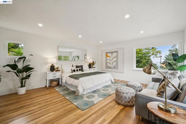 1055 STERLING AVENUE, Berkeley, CA 94708