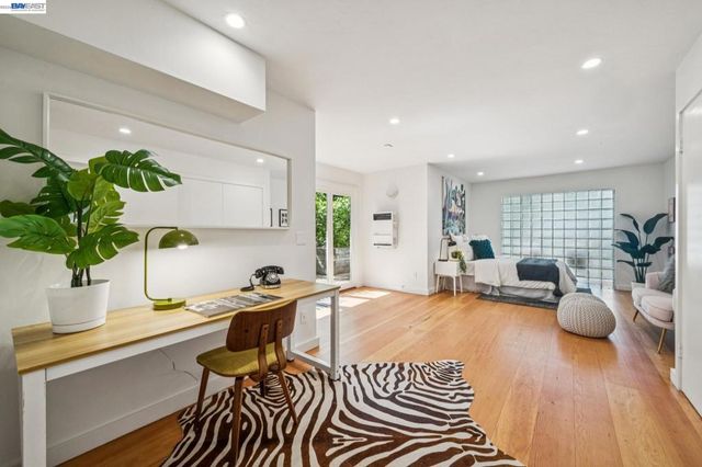 1055 STERLING AVENUE, Berkeley, CA 94708