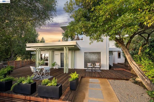 1055 STERLING AVENUE, Berkeley, CA 94708