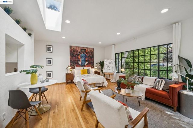 1055 STERLING AVENUE, Berkeley, CA 94708