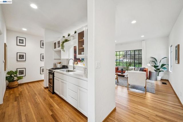 1055 STERLING AVENUE, Berkeley, CA 94708