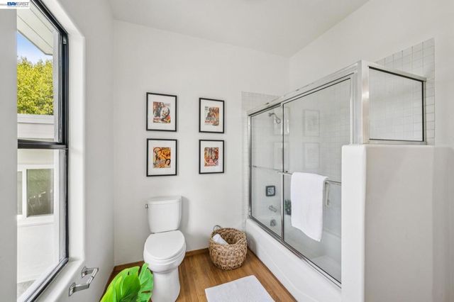 1055 STERLING AVENUE, Berkeley, CA 94708