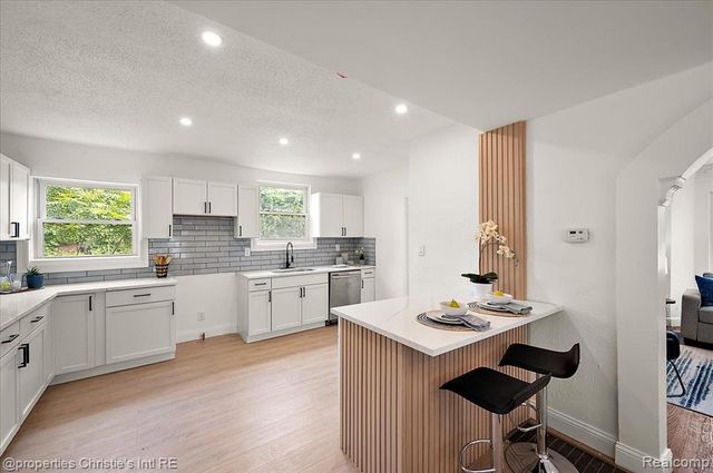 17155 Wisconsin Street, Detroit, MI 48221