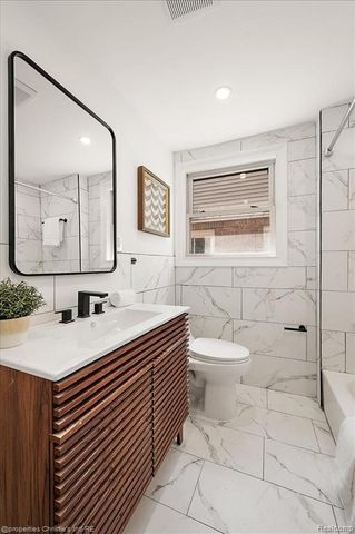 17155 Wisconsin Street, Detroit, MI 48221