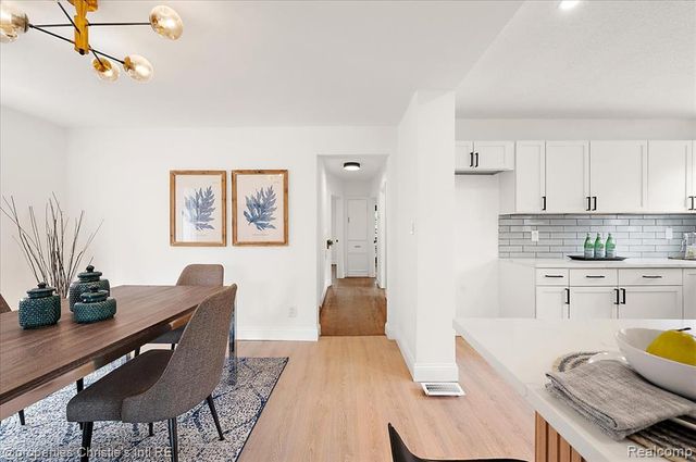 17155 Wisconsin Street, Detroit, MI 48221